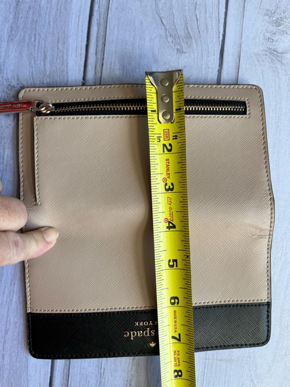Kate Spade New York Madison slim bi fold color block wallet. Beige and black - Picture 8 of 9